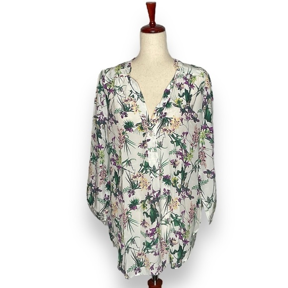 NWT Amour Vert Silk White Floral Half Button Split Neck Pullover Blouse Medium - Picture 2 of 7